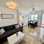 Penthouse Mit Private Dachterrasse Und Blick Auf Meer, Berge ,hafen