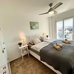 Апартаменти Penthouse Mit Private Dachterrasse Und Blick Auf Meer, Berge ,hafen *