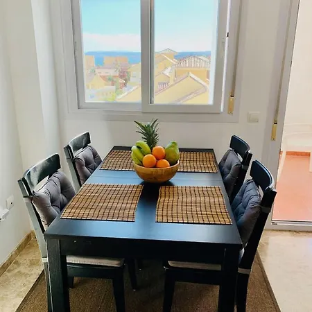 Penthouse Mit Private Dachterrasse Und Blick Auf Meer, Berge ,hafen Daire