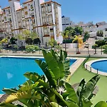 Penthouse Mit Private Dachterrasse Und Blick Auf Meer, Berge ,hafen