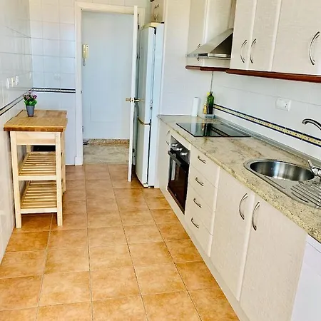 Penthouse Mit Private Dachterrasse Und Blick Auf Meer, Berge ,hafen 公寓