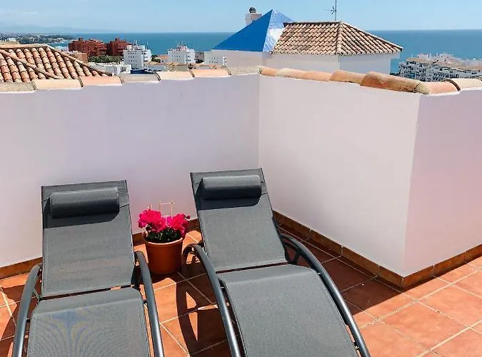 Penthouse Mit Private Dachterrasse Und Blick Auf Meer, Berge ,hafen Апартаменти *