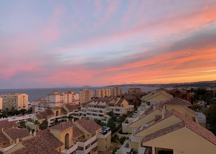 Penthouse Mit Private Dachterrasse Und Blick Auf Meer, Berge ,hafen Естепона