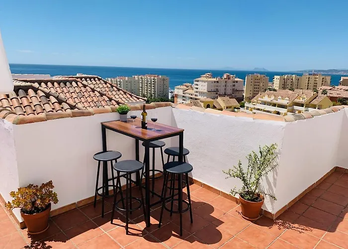 Penthouse Mit Private Dachterrasse Und Blick Auf Meer, Berge ,hafen Апартаменти Естепона